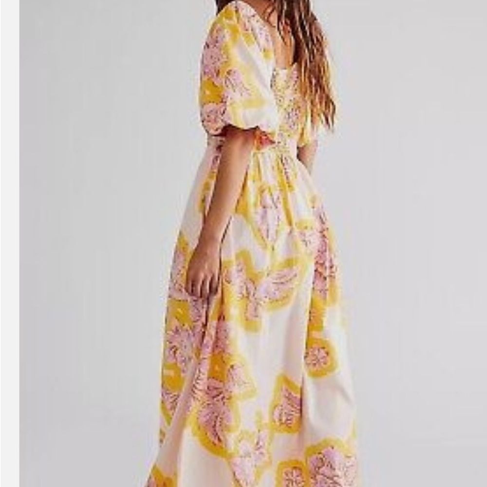 Free People Kalina Printed Midi Dress
Size XS,M NWOTânever wornâbefore - Picture 6 of 16